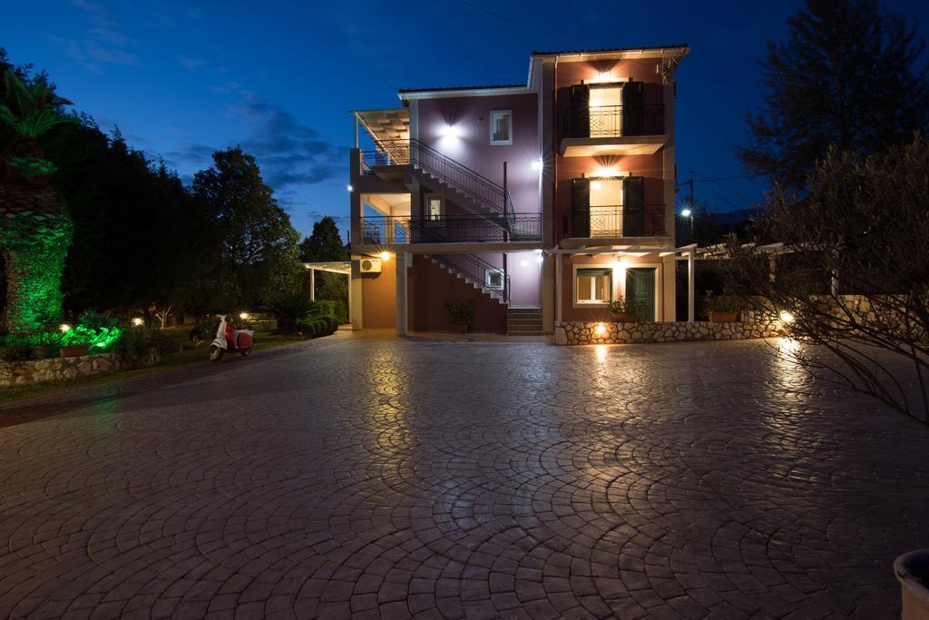 Dina Apartments Razáta Buitenkant foto
